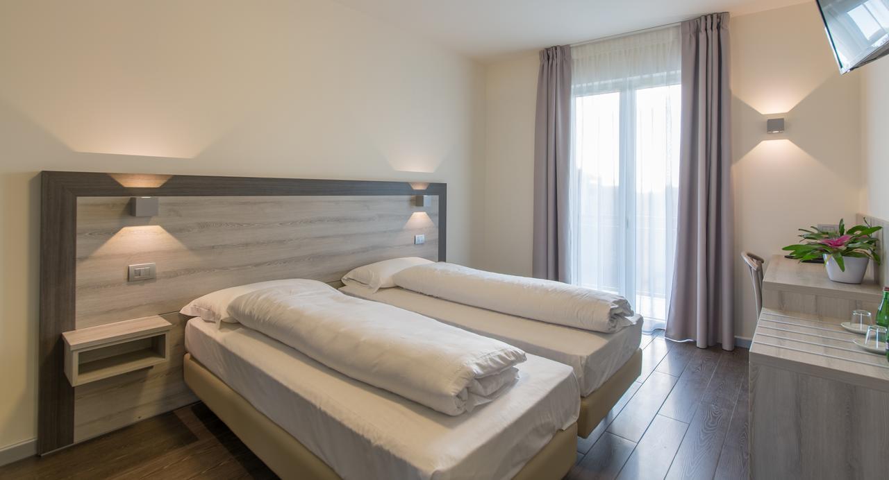 Hotel Panineria Colombera Rossa 3*